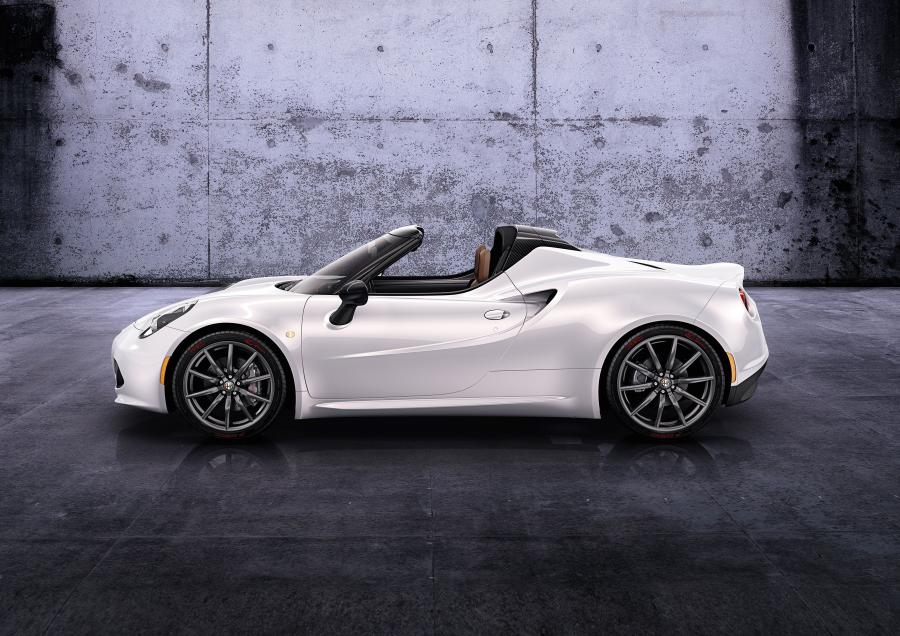  Alfa Romeo 4C Spider Concept 2014 года  (фото 4 из 6)